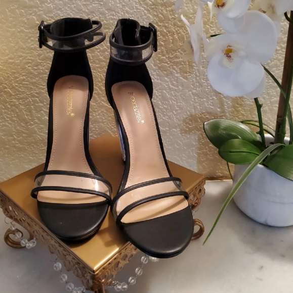 Black Heel - Picture 2 of 5